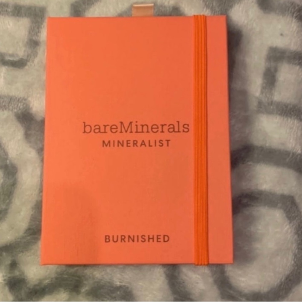 bareMineral’s Makeup Bundle - Picture 5 of 12